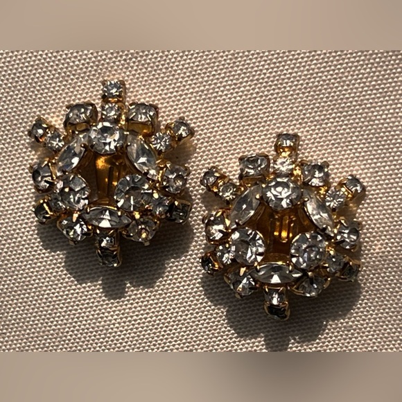 Kramer New York  1950's Gold Plated Brass Filagree  Earrings with Rhinestone - Picture 4 of 8